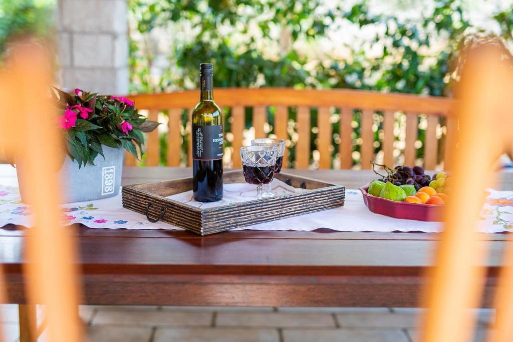 Holiday Home Lavanda Kornić Екстериор снимка